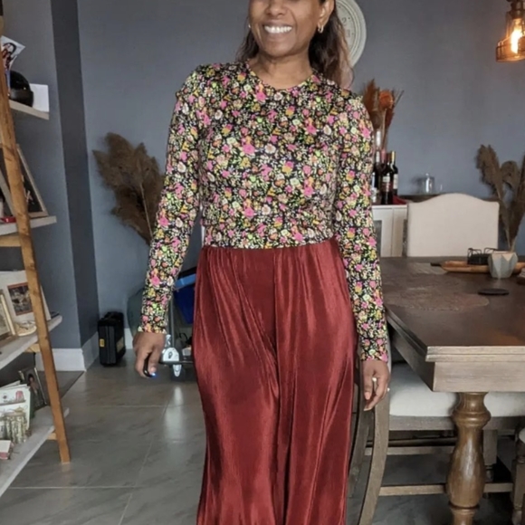 Long sleeve floral too - Picture 3 of 3